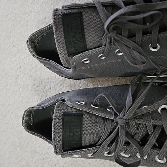 Converse Dark Gray Sneakers, Men Size  9 or Women Size 11 - Picture 5 of 8